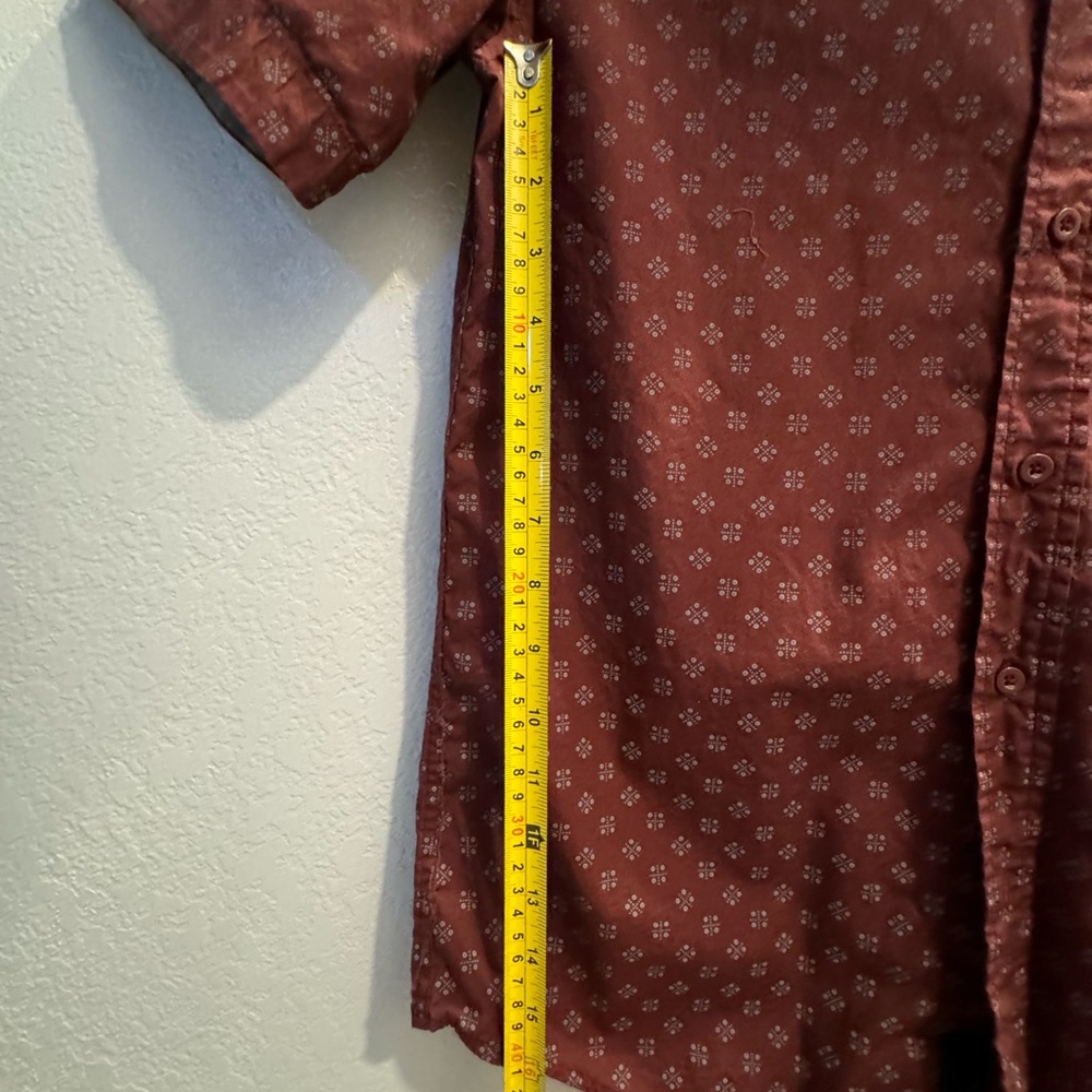 Small maroon button down - Picture 5 of 7